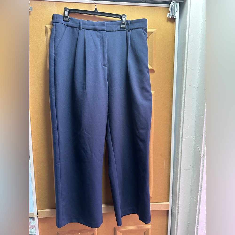 Abercrombie & Fitch Curve Love Sloane Tailored Pant in Navy Size 33/16 short